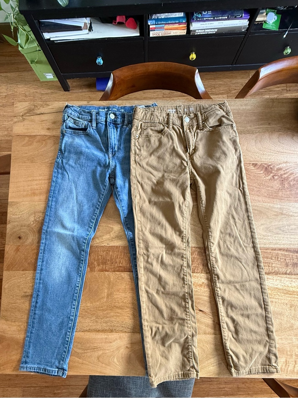Bundle of 2 boys pants size 12